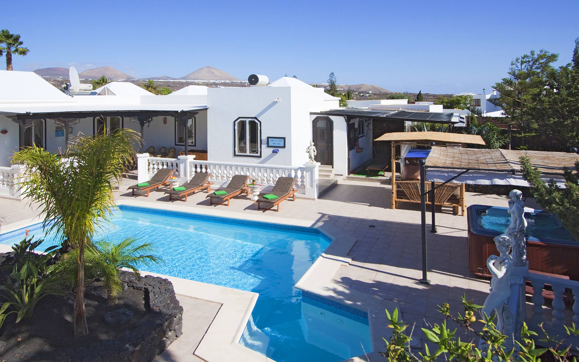 Private pool and garden at Villa Autre Chose